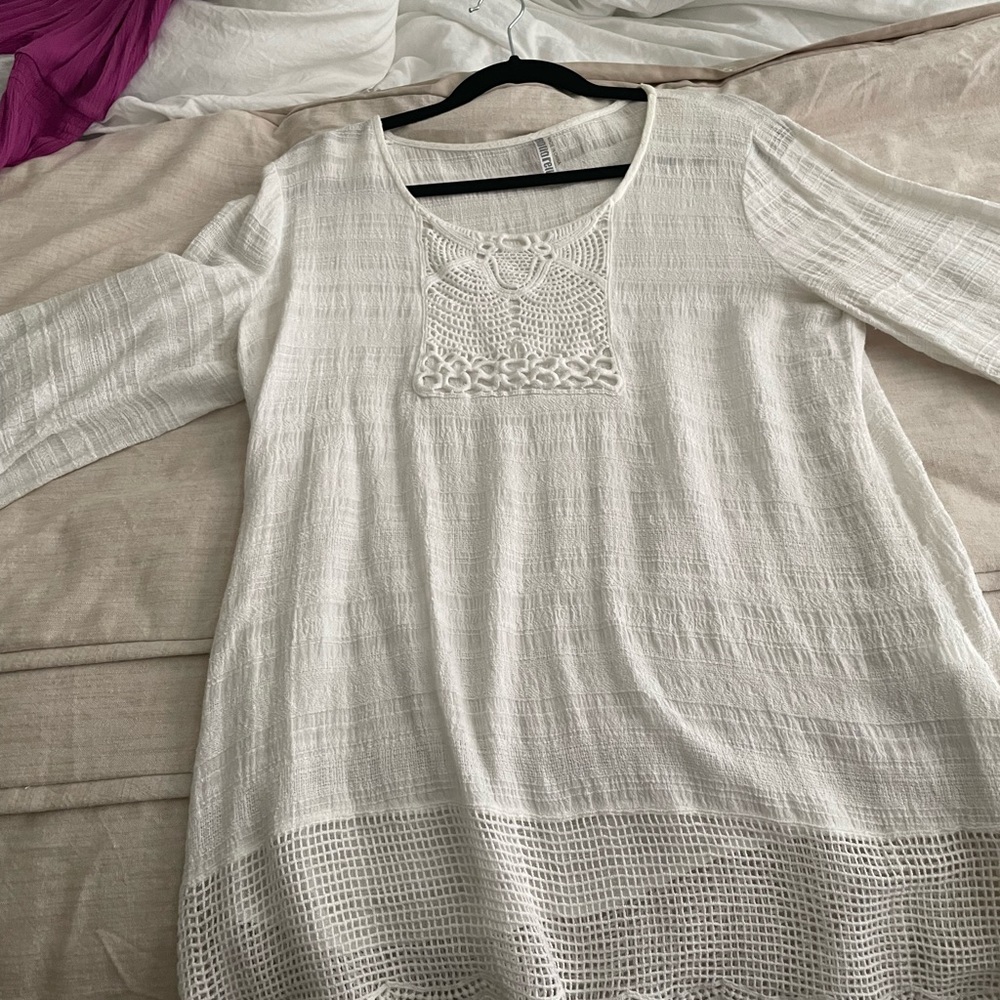 Cool, mid sleeve top. - Picture 2 of 2